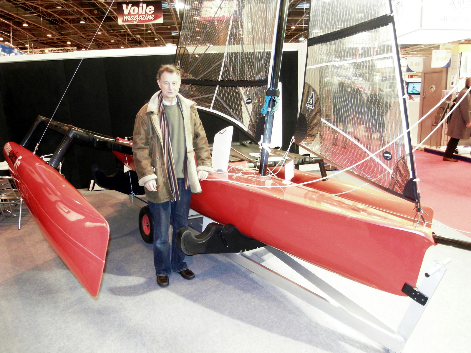Jaffar et le trimaran de sport Weta 4.4 au Nautic 2009